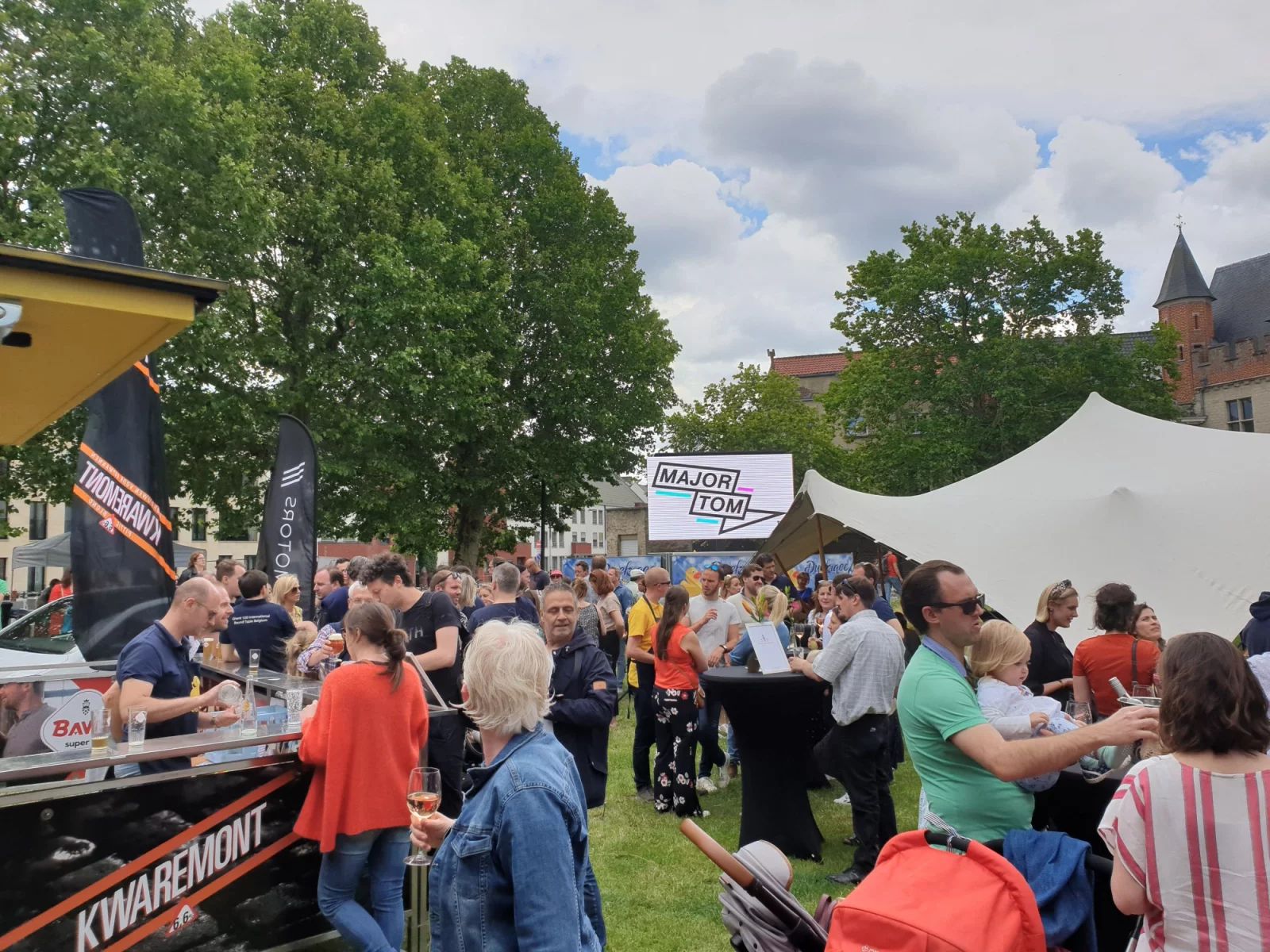 Major Tom sponsort de Duck Race in Gent